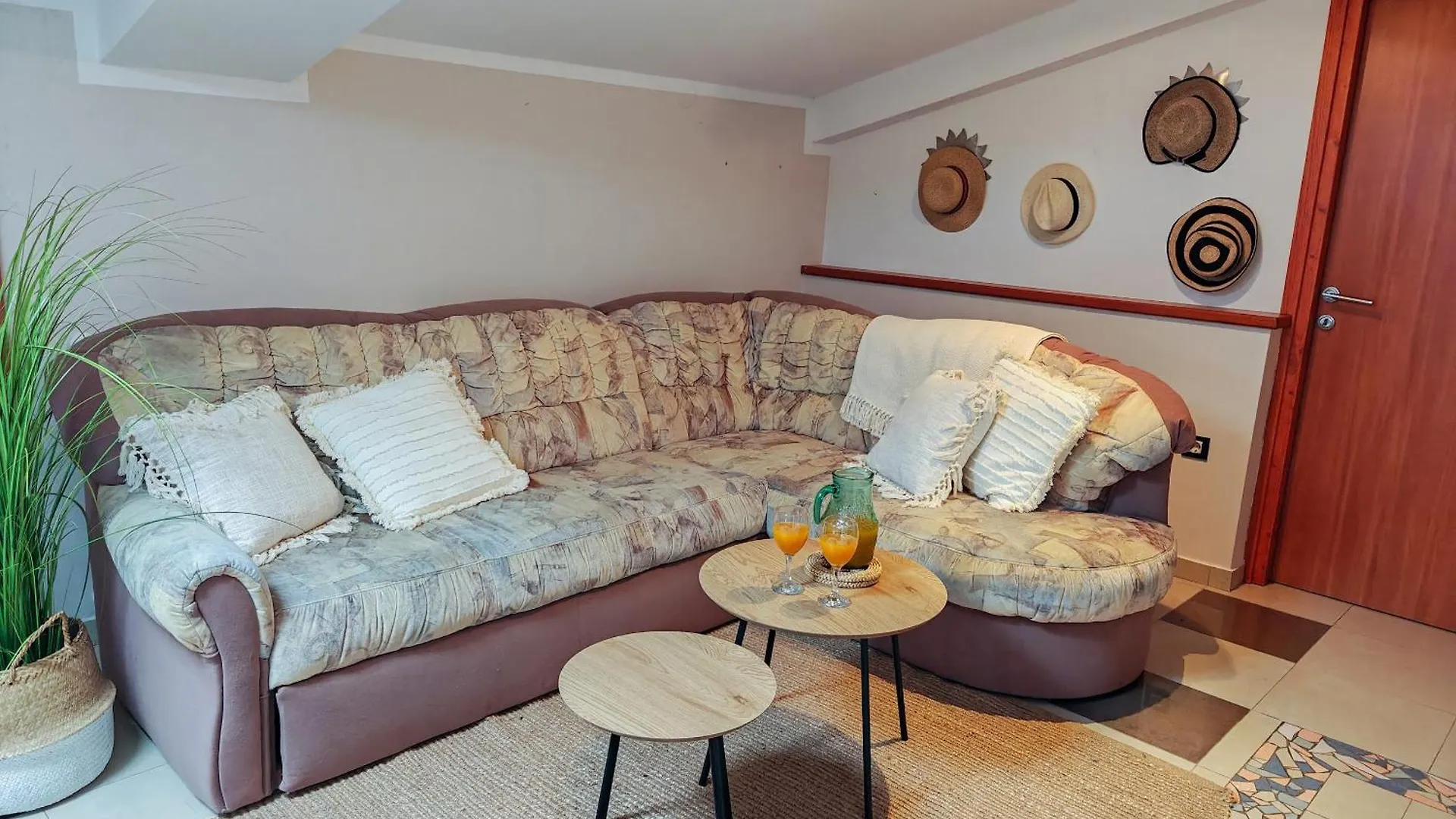 Stars And Olives Retreat Apartment Valtura 0*,  Croatia
