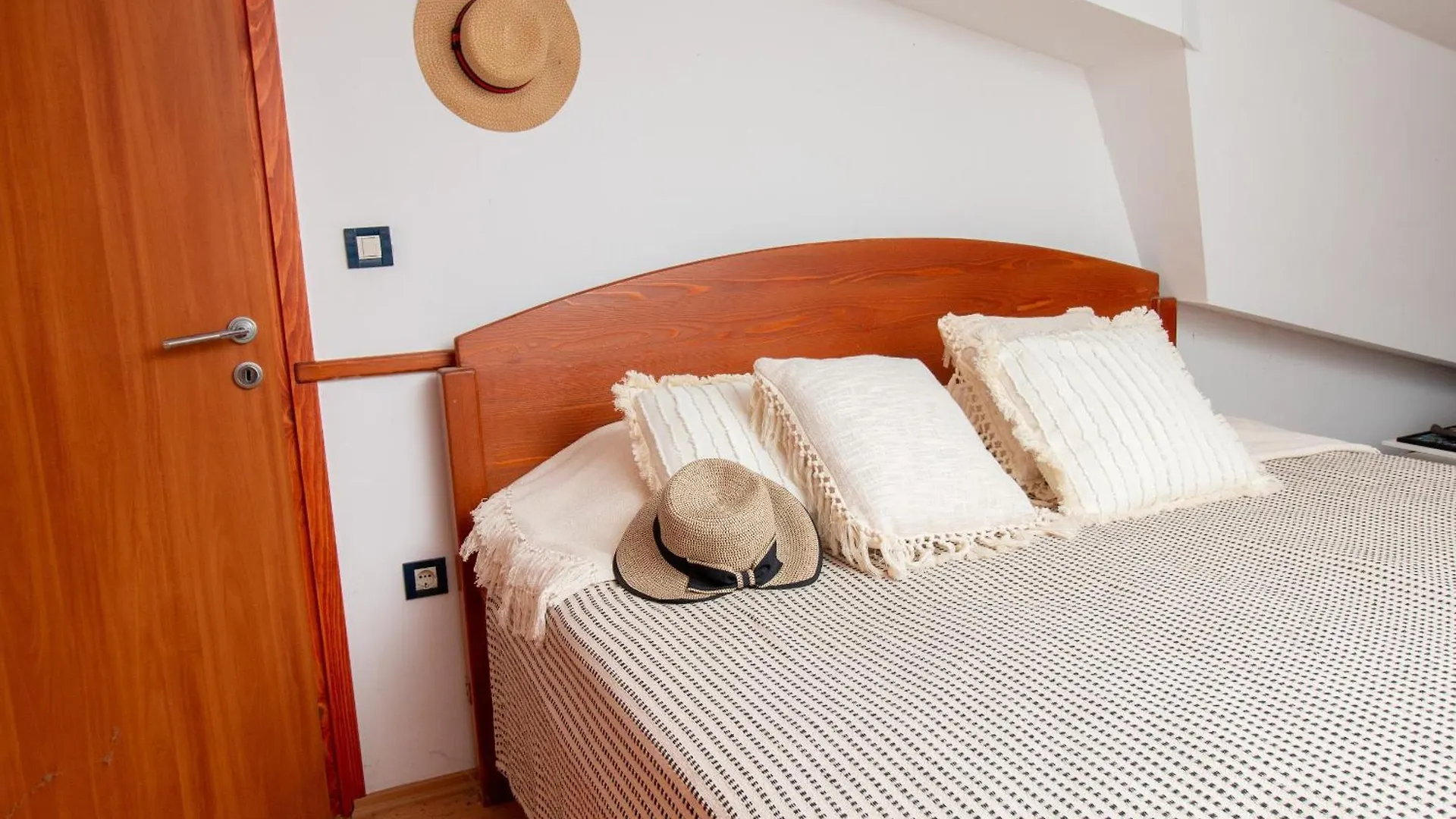 Stars And Olives Retreat Apartment Valtura