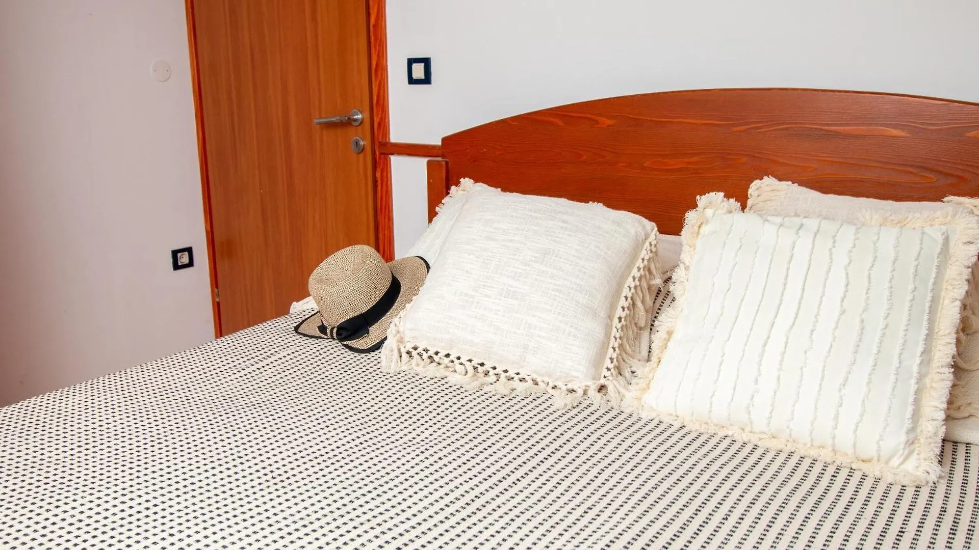 Stars And Olives Retreat Apartment Valtura