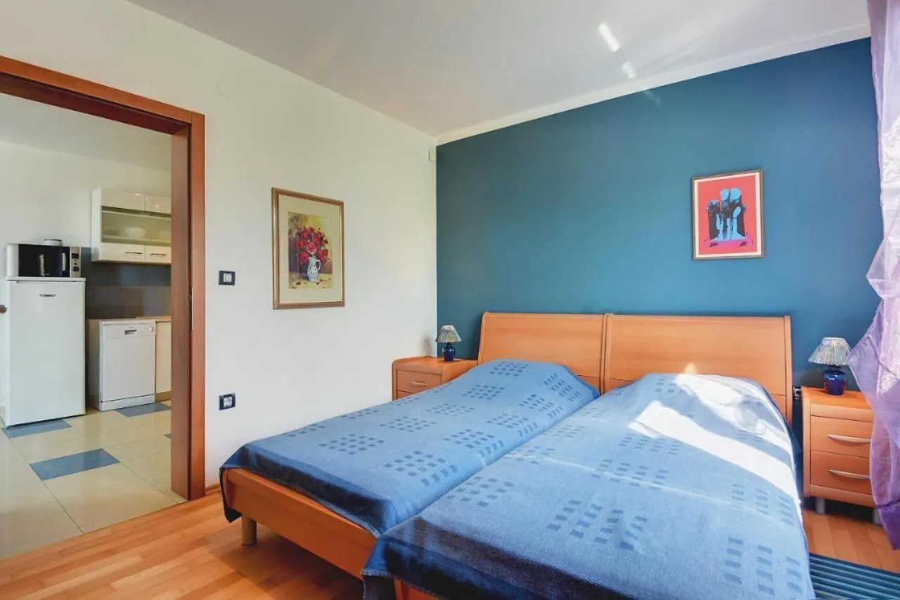 Stars And Olives Retreat Apartment Valtura