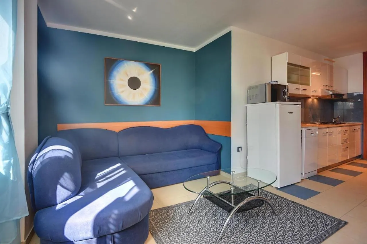 Stars And Olives Retreat Apartment Valtura Croatia