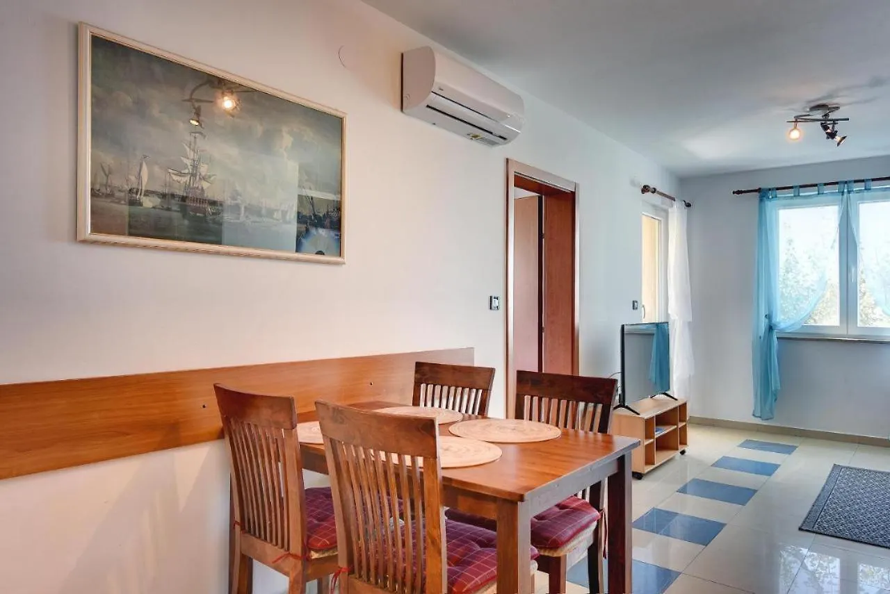 Stars And Olives Retreat Apartment Valtura