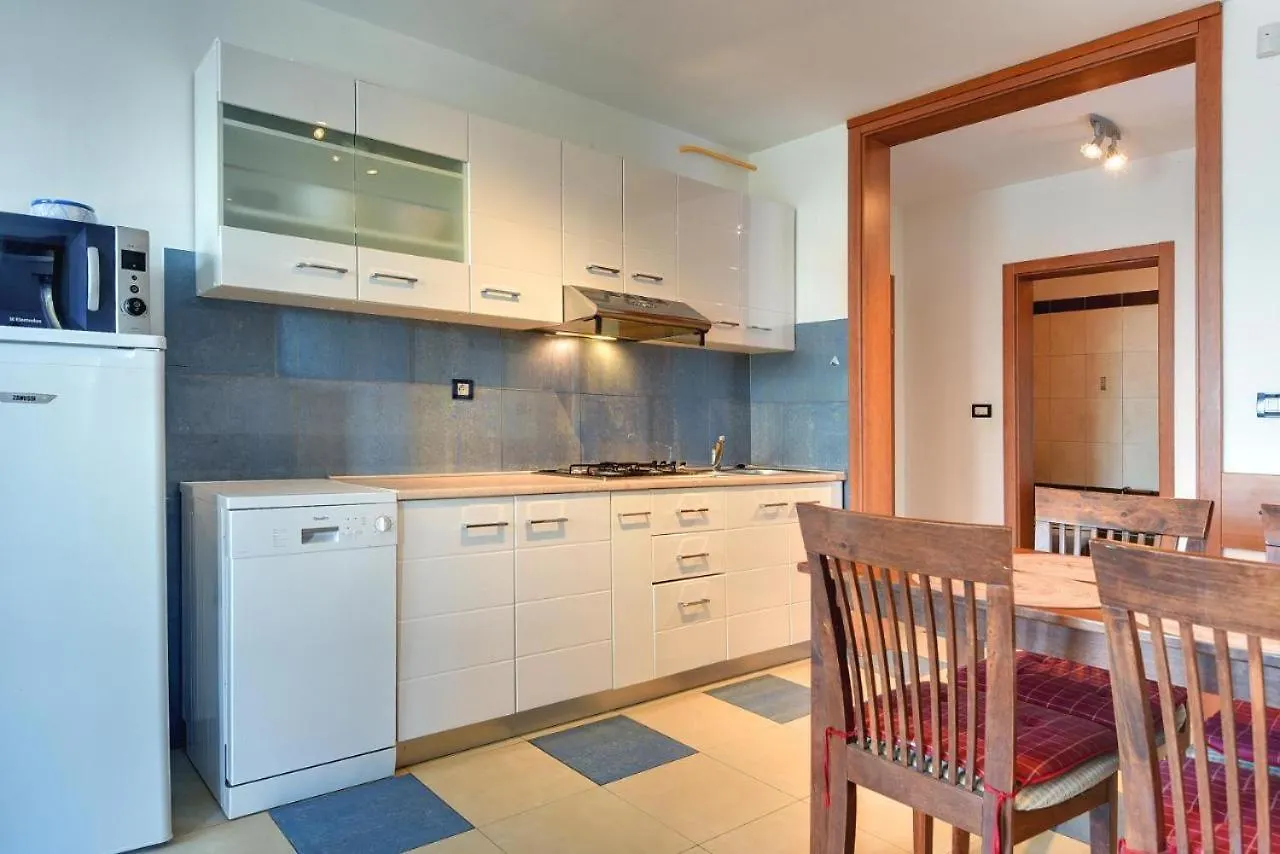 Stars And Olives Retreat Apartment Valtura