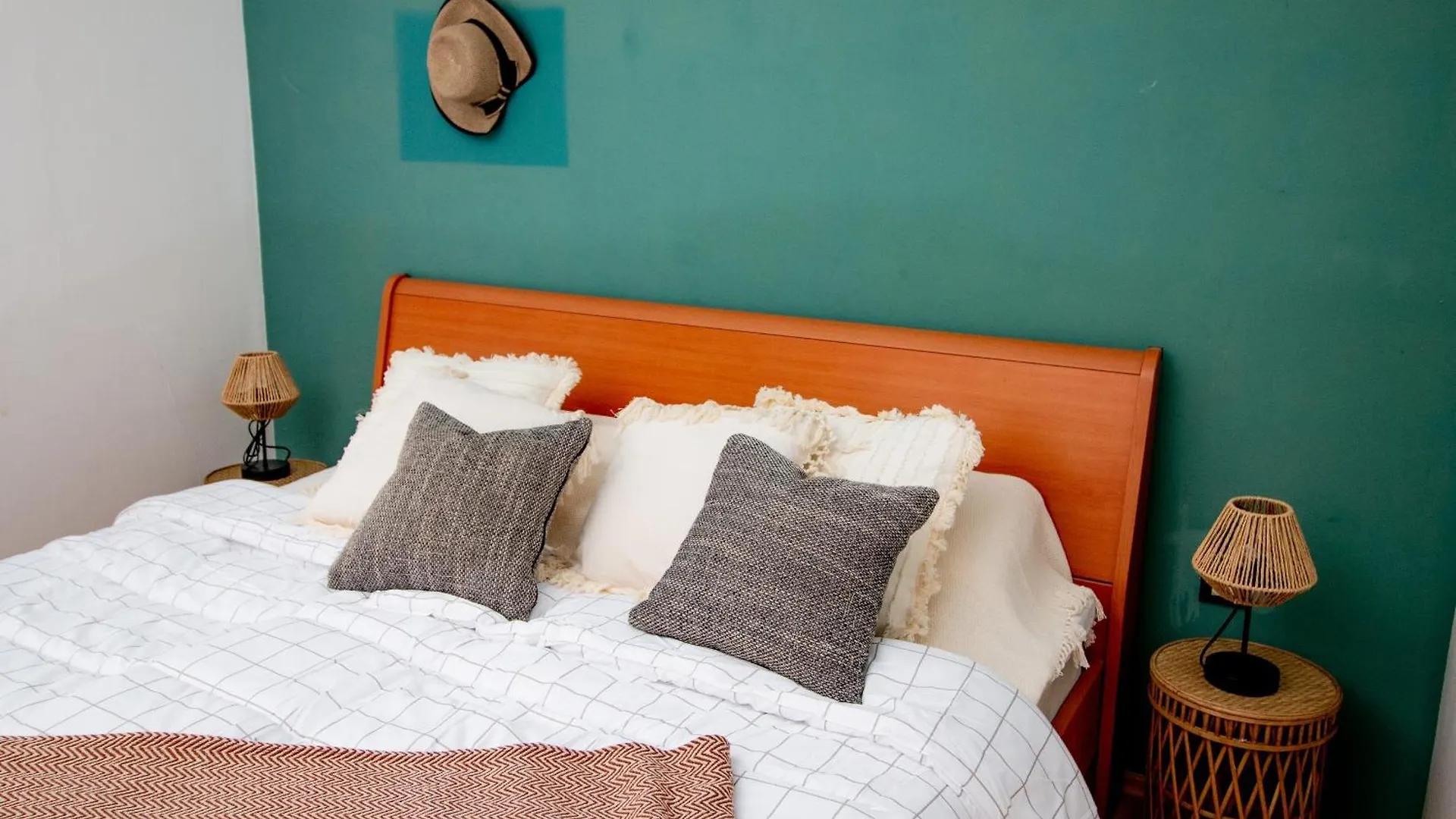 Stars And Olives Retreat Apartment Valtura