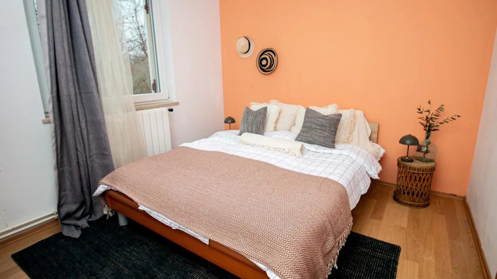 Stars And Olives Retreat Apartment Valtura